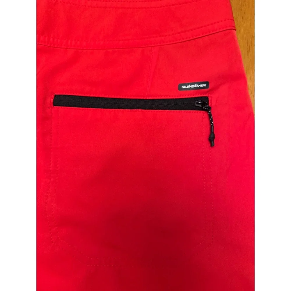 Quiksilver Mens High Risk Red Performance Boardshorts Swim Trunks Size 33 NEW